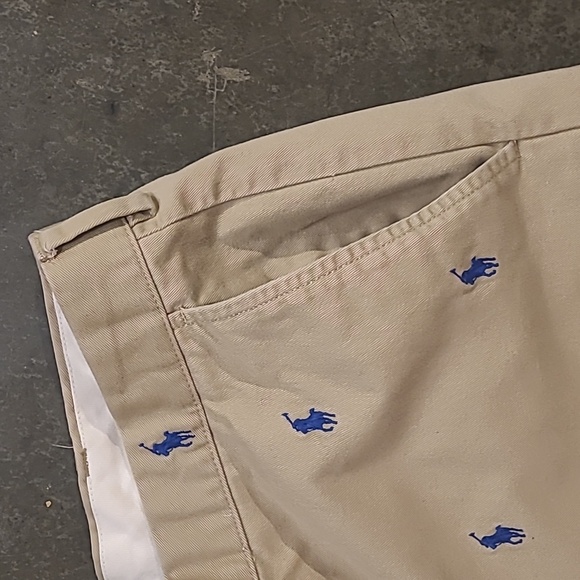 POLO RALPH LAUREN HORSE PRINT CHINO SHORTS - Picture 4 of 11